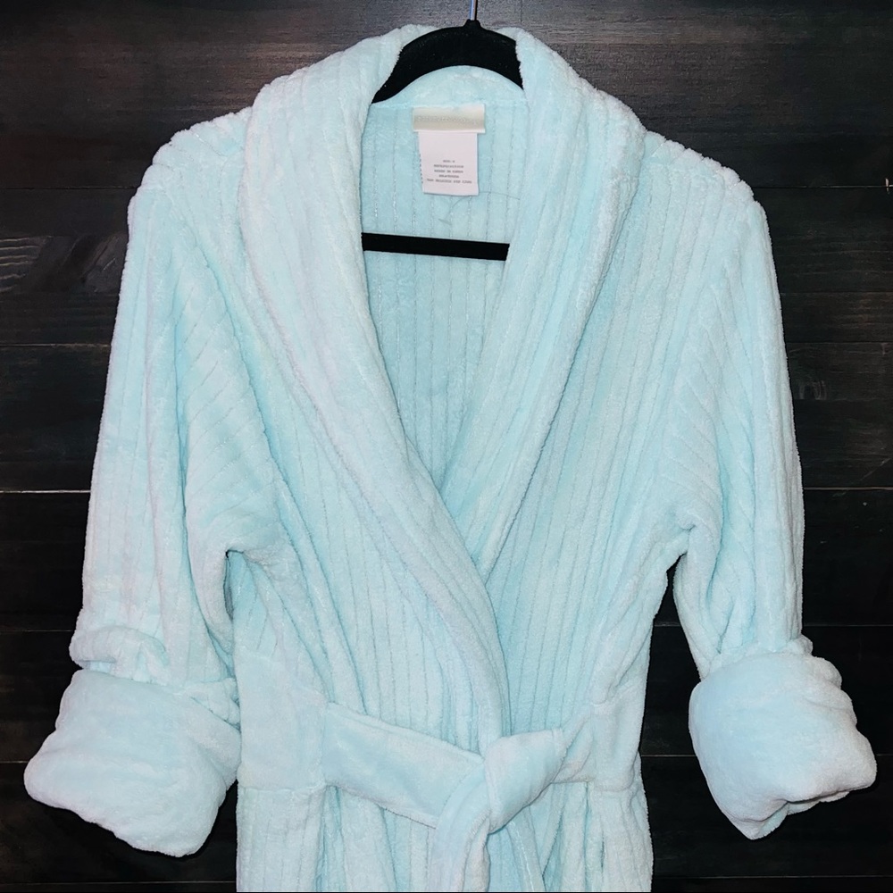 Soft surroundings softest chenille robe New in package - Picture 5 of 6